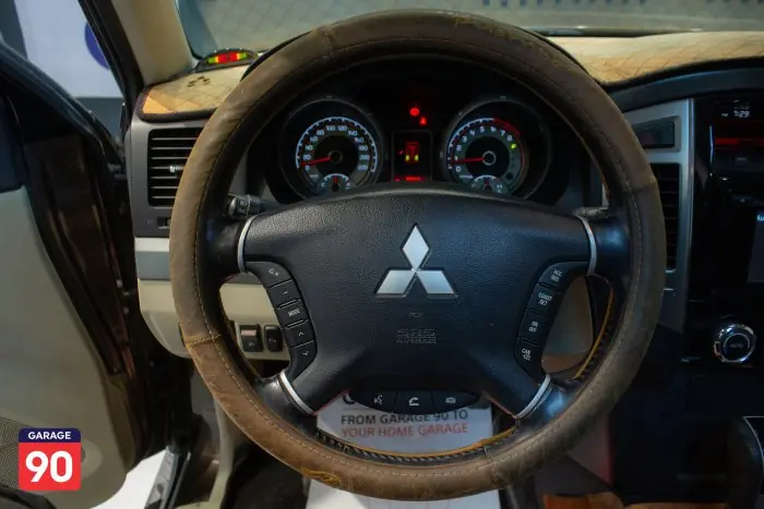 Mitsubishi Pajero 2017 - صورة 13