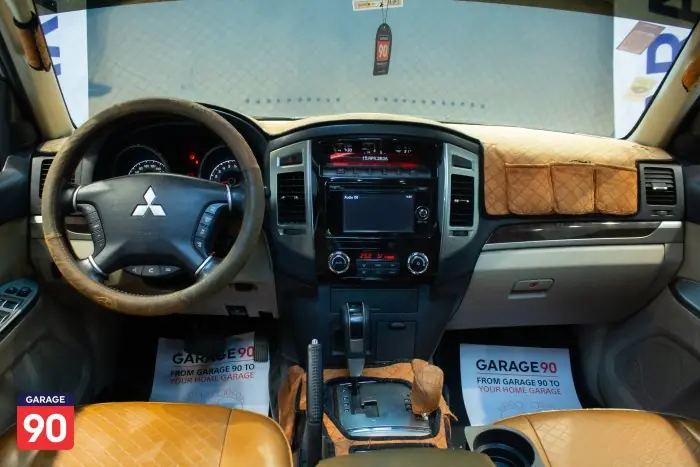 Mitsubishi Pajero 2017 - صورة 14