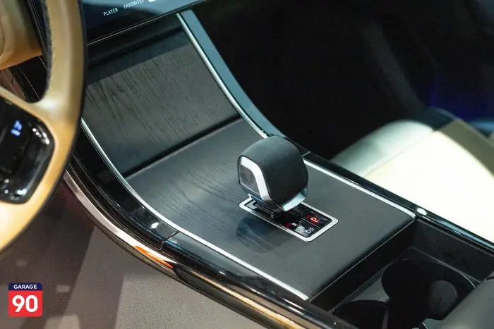 Land Rover Velar 2024 - صورة 15