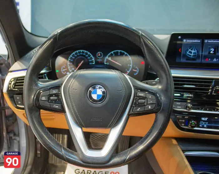 bmw 520i 2019 - صورة 13