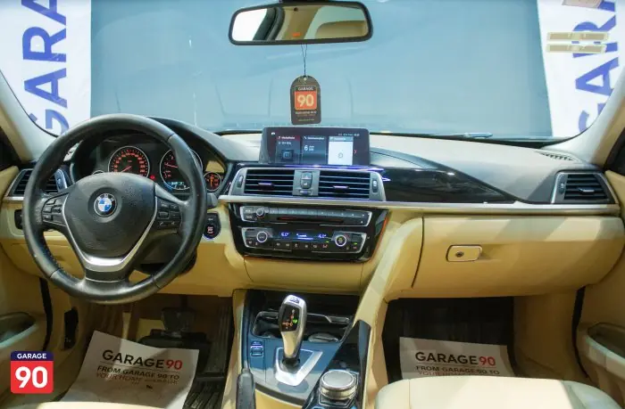 bmw 318i 2018 - صورة 11