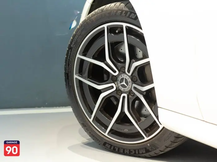 Mercedes-Benz E200 2023 - صورة 9