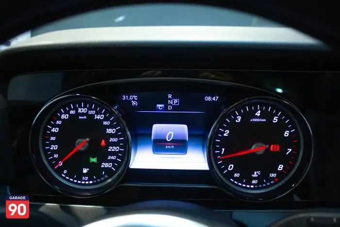 Mercedes E180 Aventguard Plus Wakeel 2019 - صورة 14
