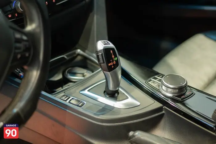 Bmw 318 Luxury Wakeel 2018 - صورة 16