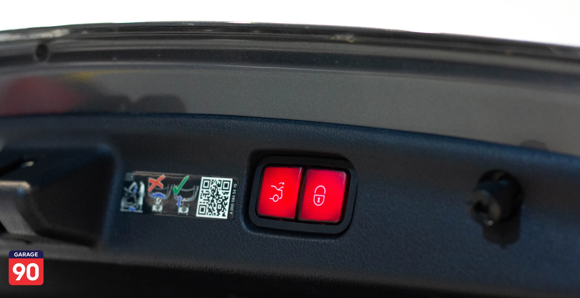 Mercedes C180 Aventguard Wakeel 2025 - صورة 18
