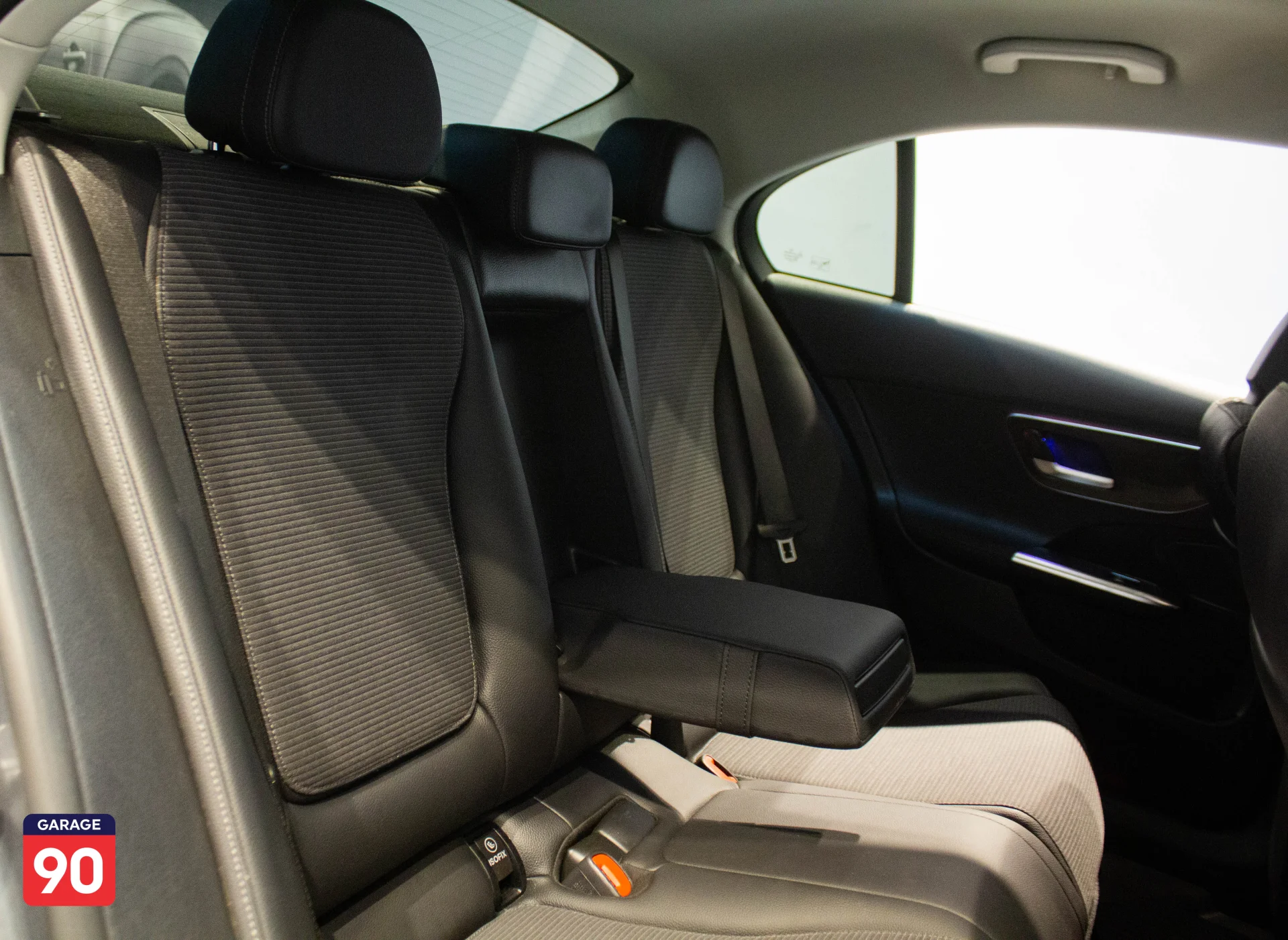 Mercedes C180 Aventguard Wakeel 2025 - صورة 20