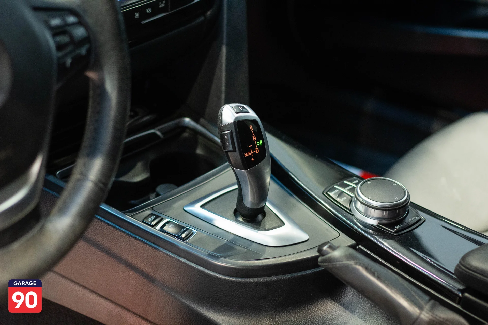 Bmw 318i Luxury Wakeel 2018 - صورة 15