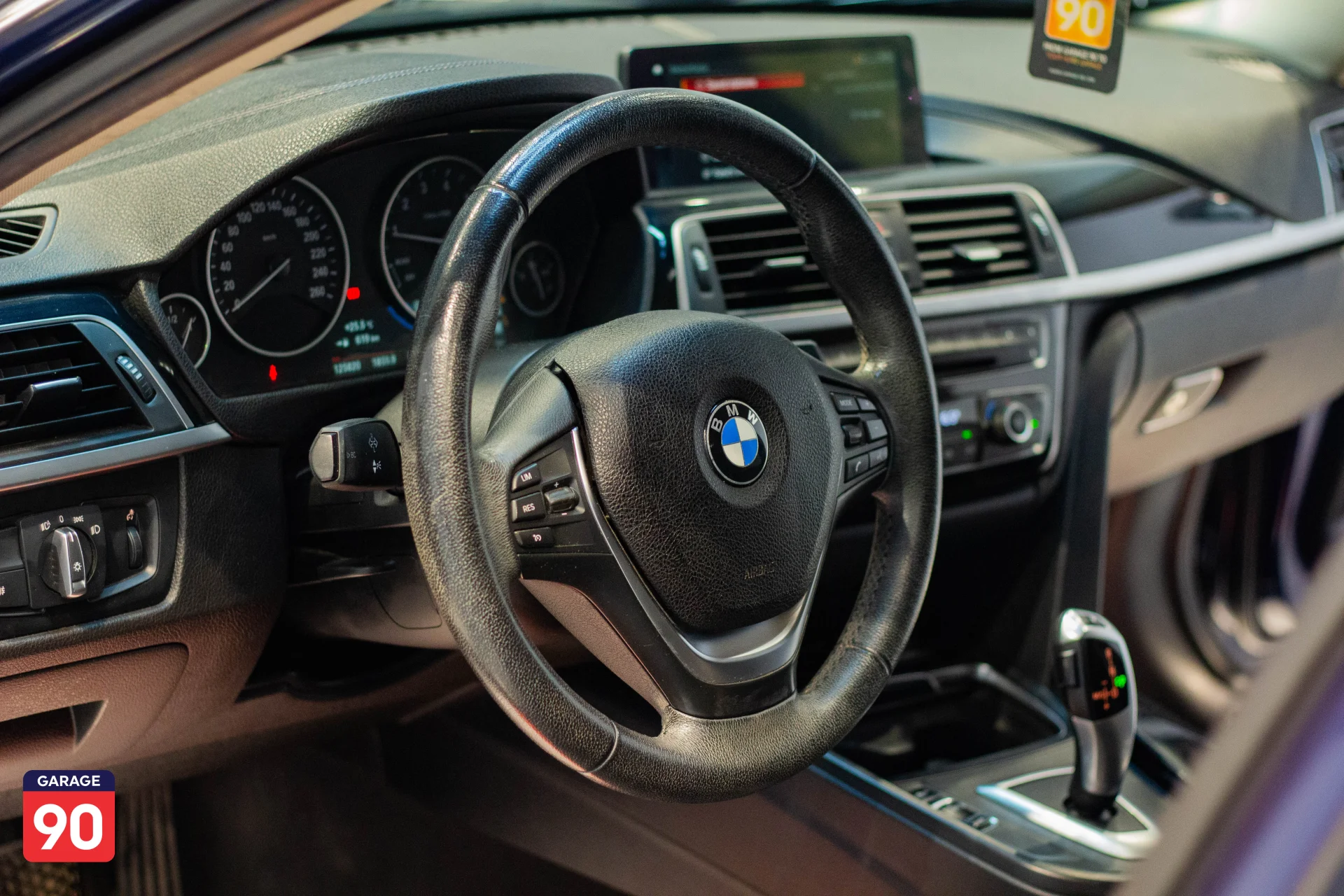 Bmw 318i Luxury Wakeel 2018 - صورة 10