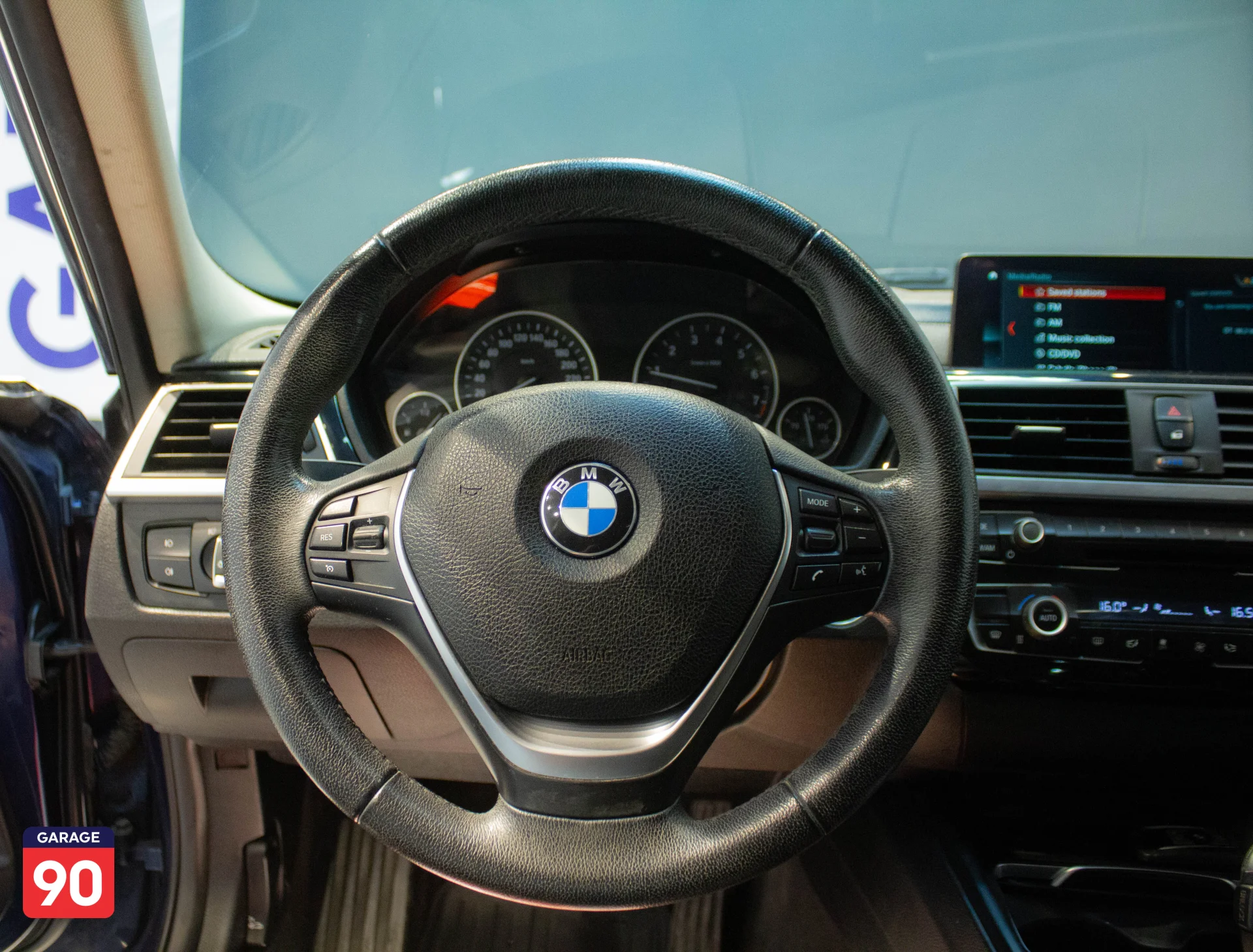 Bmw 318i Luxury Wakeel 2018 - صورة 13