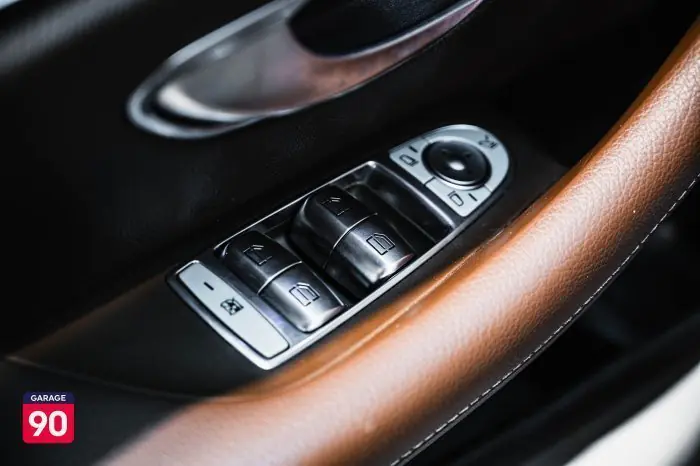 Mercedes-Benz E200 2019 - صورة 13