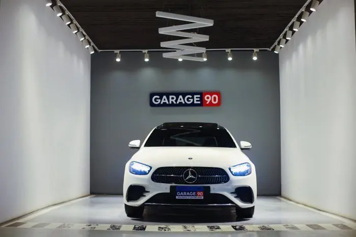 Mercedes-Benz E300 2021 - صورة 2