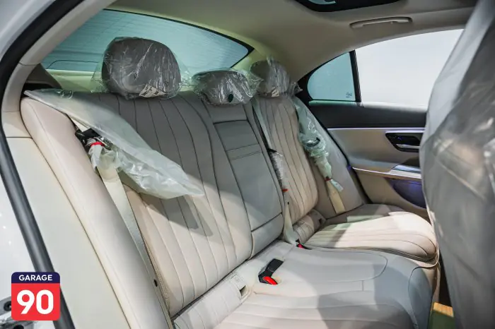 Mercedes-Benz E200 2025 - صورة 11