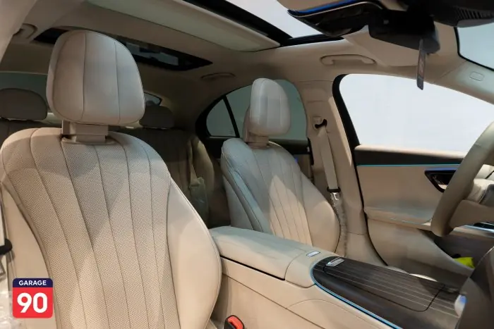 Mercedes-Benz E300 2024 - صورة 11