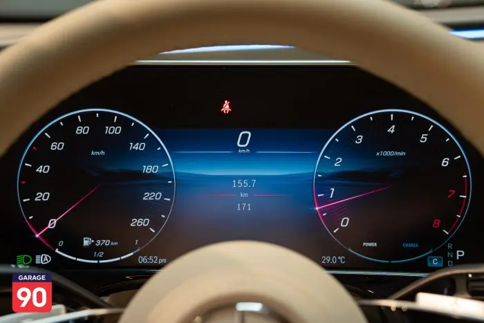 Mercedes-Benz E300 2024 - صورة 13