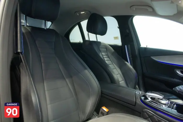 Mercedes-Benz E300 2019 - صورة 12