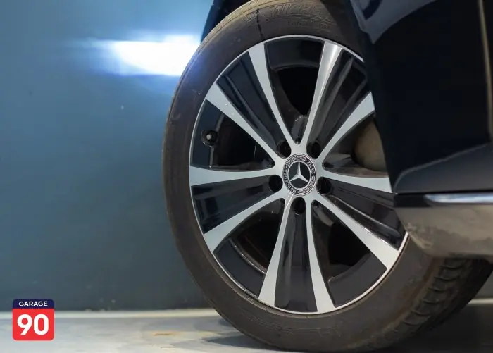 Mercedes-Benz E300 2019 - صورة 8