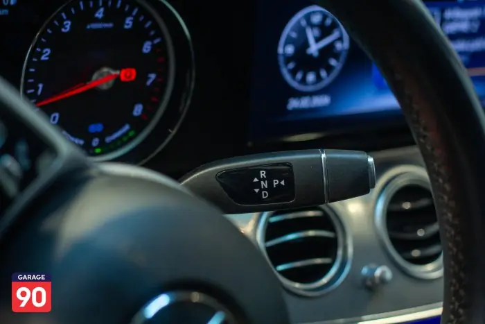Mercedes-Benz E300 2019 - صورة 16