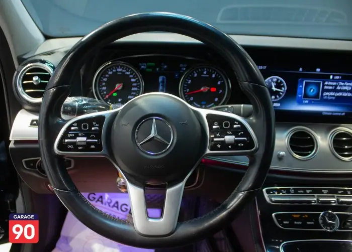 Mercedes-Benz E300 2019 - صورة 10