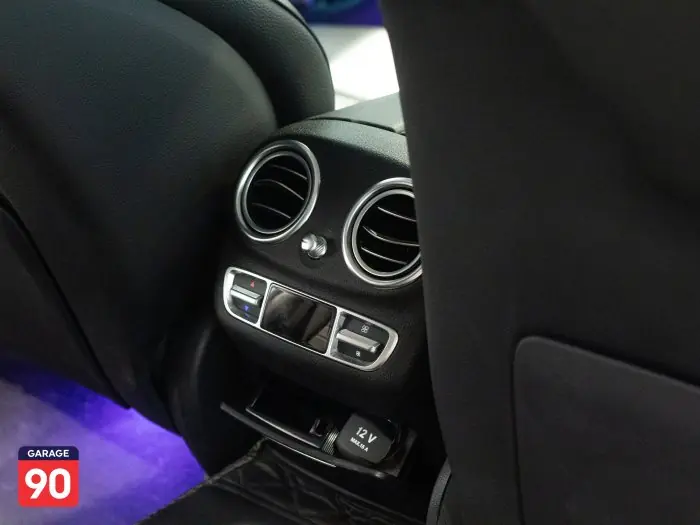 Mercedes-Benz E300 2019 - صورة 15