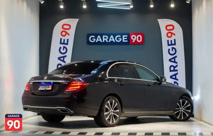 Mercedes-Benz E300 2019 - صورة 6